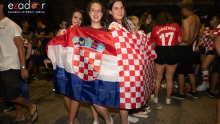 Čudesna noć: Velika fešta ulicama Zadra nakon plasmana Vatrenih u finale SP Čudesna noć: Velika fešta ulicama Zadra nakon plasmana Vatrenih u finale SP