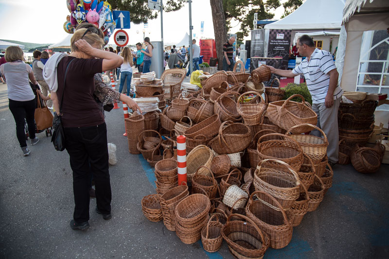 11. Gastol stol na biogradskoj rivi. Foto: Vinko Pešić 11. Gastol stol na biogradskoj rivi. Foto: Vinko Pešić