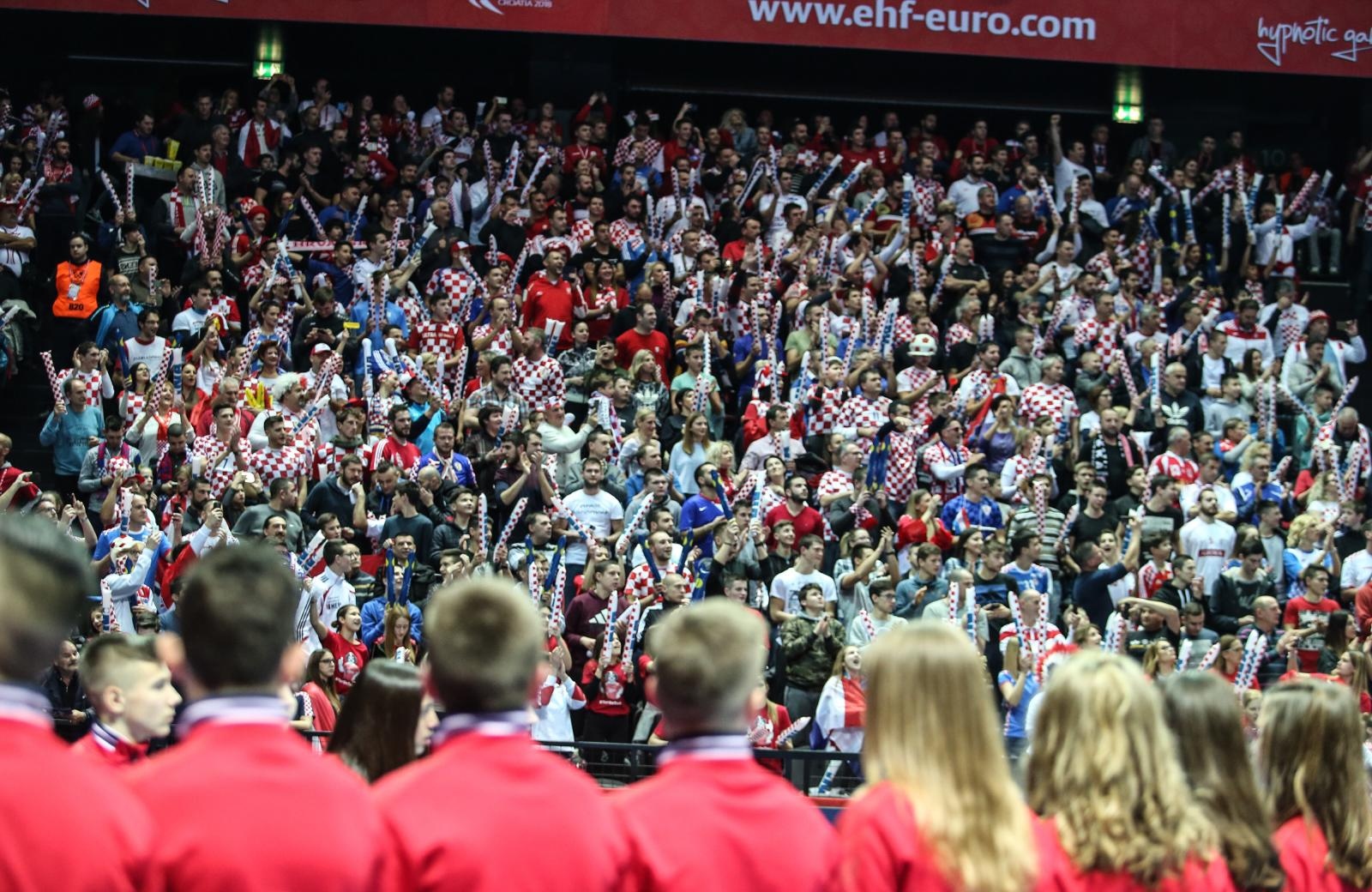 Spaladium Arena, Split – Europsko rukometno prvenstvo, skupina A, 1. kolo, Hrvatska – Srbija. Spaladium Arena, Split – Europsko rukometno prvenstvo, skupina A, 1. kolo, Hrvatska – Srbija.