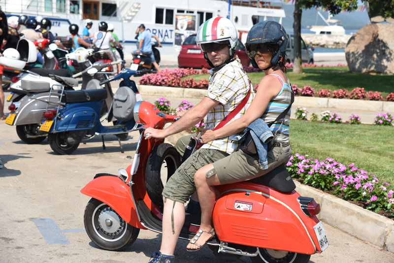 Vespaši zauzeli Biograd, foto: Vinko Pešić