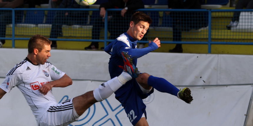 Zadar, 101112.
Nogometni stadion Stanovi.
MAXtv Prva liga 15. kolo.
Nogometna utakmica Nk Zadar – Nk Slaven Belupo.
Na fotografiji:igrac Zadra (plavi) Antonio Mrsic.
Foto: Jure Miskovic / CROPIX Zadar, 101112.
Nogometni stadion Stanovi.
MAXtv Prva liga 15. kolo.
Nogometna utakmica Nk Zadar – Nk Slaven Belupo.
Na fotografiji:igrac Zadra (plavi) Antonio Mrsic.
Foto: Jure Miskovic / CROPIX