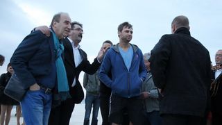 04.04.2014., Zadar – Australac Jason Grdovich zaprosio je svoju djevojku na Morskim Orguljama nakon devet godina veze, a cinu su svjedocili popularni pjevac Mladen Grdovic, gradonacelnik Bozidar Kalmeta, predsjednik zadarske TZ Zvonko Supe te mnogi medi