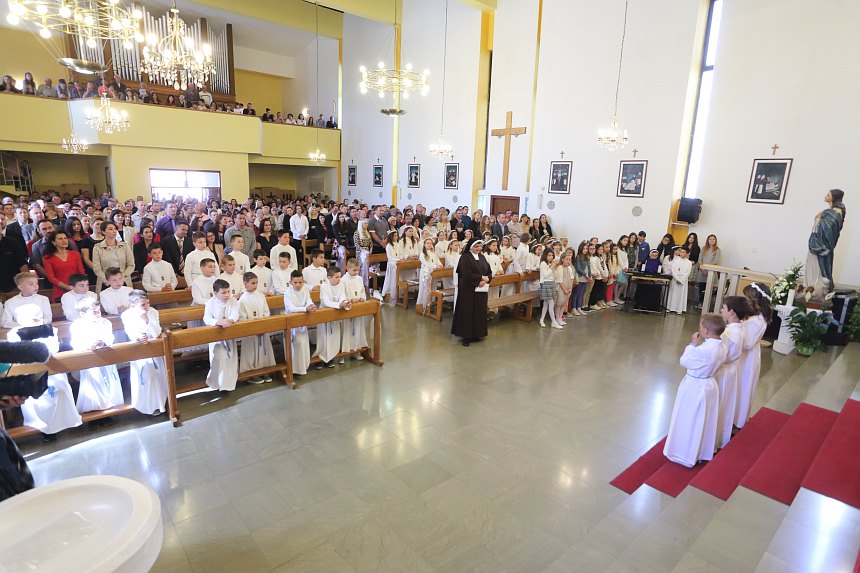 Bibinje: Sakrament Svete potvrde u župnoj crkvi Bibinje: Sakrament Svete potvrde u župnoj crkvi