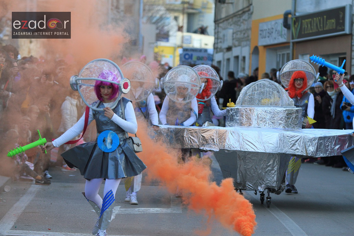 Maškarana povorka Velike Bake u Murteru