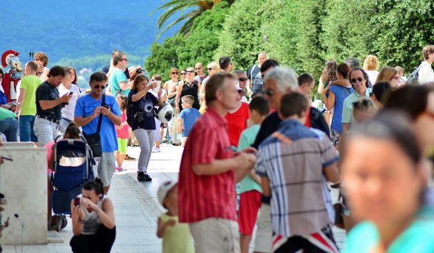 Đir po gradu, 22. srpnja 2014., Turisti u šetnji