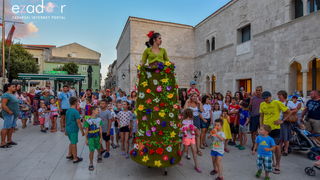 Dječjim karnevalskim danom započeo 59. Paški ljetni karneval