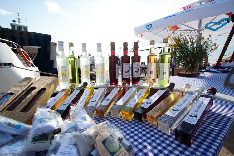 Biograd: 6. Dugi svehrvatski eno-eko-gastro-etno stol, Foto: Franjo Jurić Biograd: 6. Dugi svehrvatski eno-eko-gastro-etno stol, Foto: Franjo Jurić