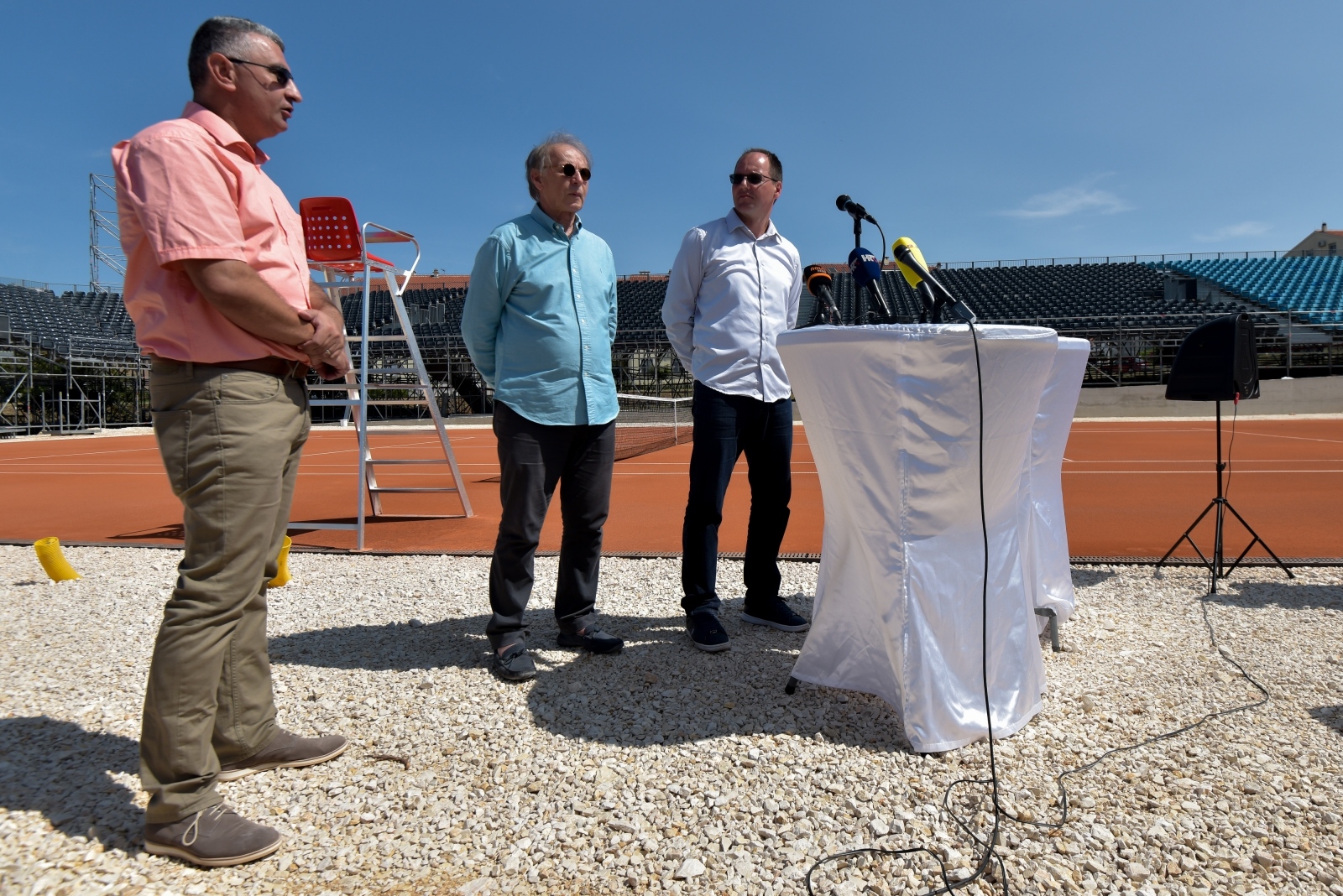 Pri kraju radovi na montažnim tribinama teniskog terena u SC Višnjik