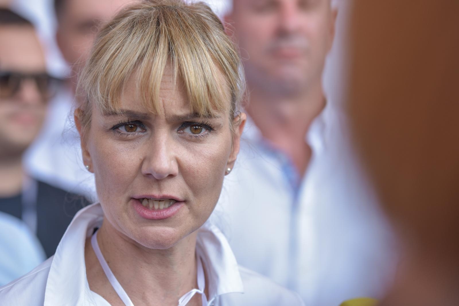 Bruna Esih u Zadru izabrana za predsjednicu Neovisnih za Hrvatsku Bruna Esih u Zadru izabrana za predsjednicu Neovisnih za Hrvatsku