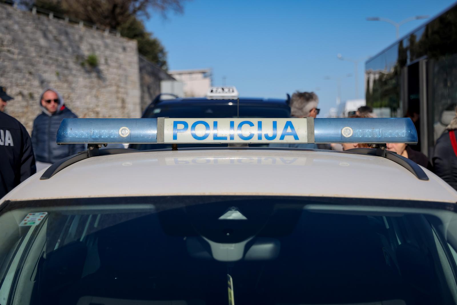 Taksisti prosvjeduju u Zadru