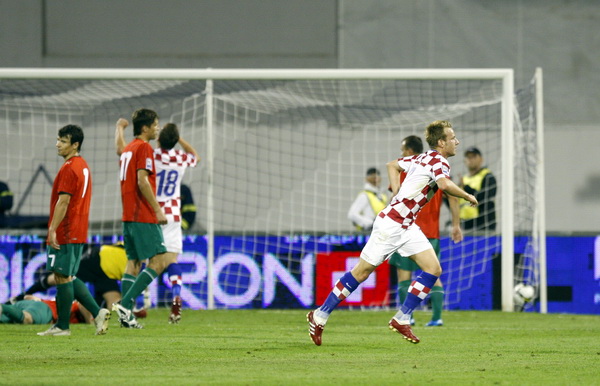 Zagreb, 050909.
Stadion Maksimir.
Nogometna utakmica kvalifikacija za SP u Juznoj Africi 2010. izmedju Hrvatske i Bjelorusije.
Na slici: Ivan Rakitic nakon pogotka.
Foto: Goran Mehkek / CROPIX
