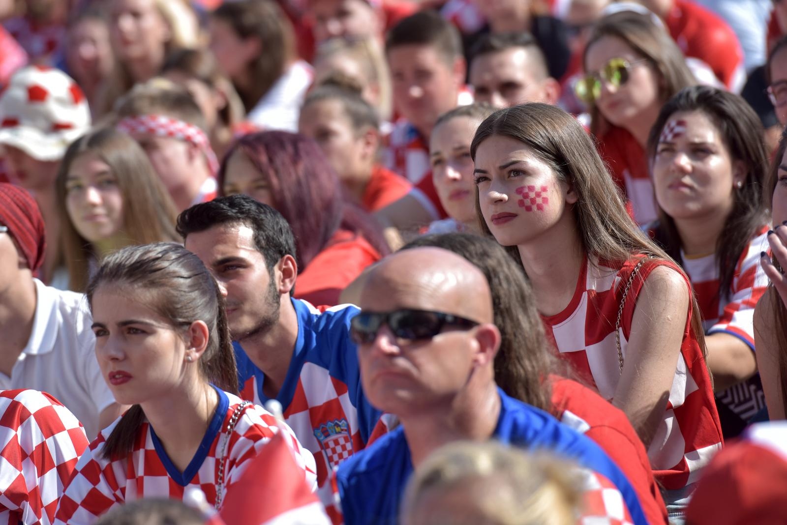 Tisuće Zadrana na Forumu navijalo za Vatrene u finalu Svjetskog prvenstva Tisuće Zadrana na Forumu navijalo za Vatrene u finalu Svjetskog prvenstva