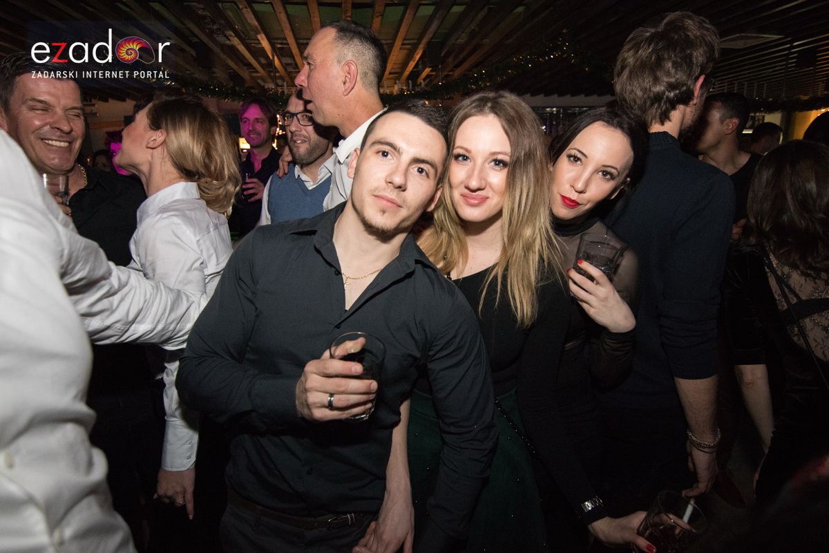 Ludnica u Saturnusu: Najbolji doček u svemiru i šire Ludnica u Saturnusu: Najbolji doček u svemiru i šire