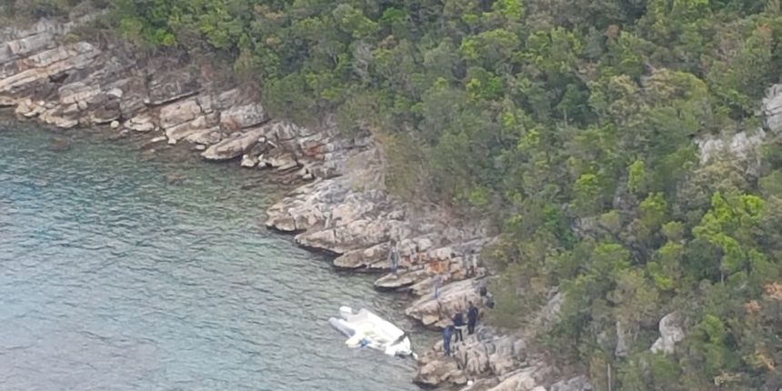 Potraga u dubrovačkom akvatoriju: Pronađena treća smrtno stradala osoba Potraga u dubrovačkom akvatoriju: Pronađena treća smrtno stradala osoba