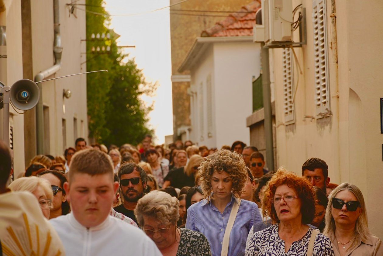 Svečana procesija na Tijelovo okupila župljane sv. Lovre u Kalima Svečana procesija na Tijelovo okupila župljane sv. Lovre u Kalima