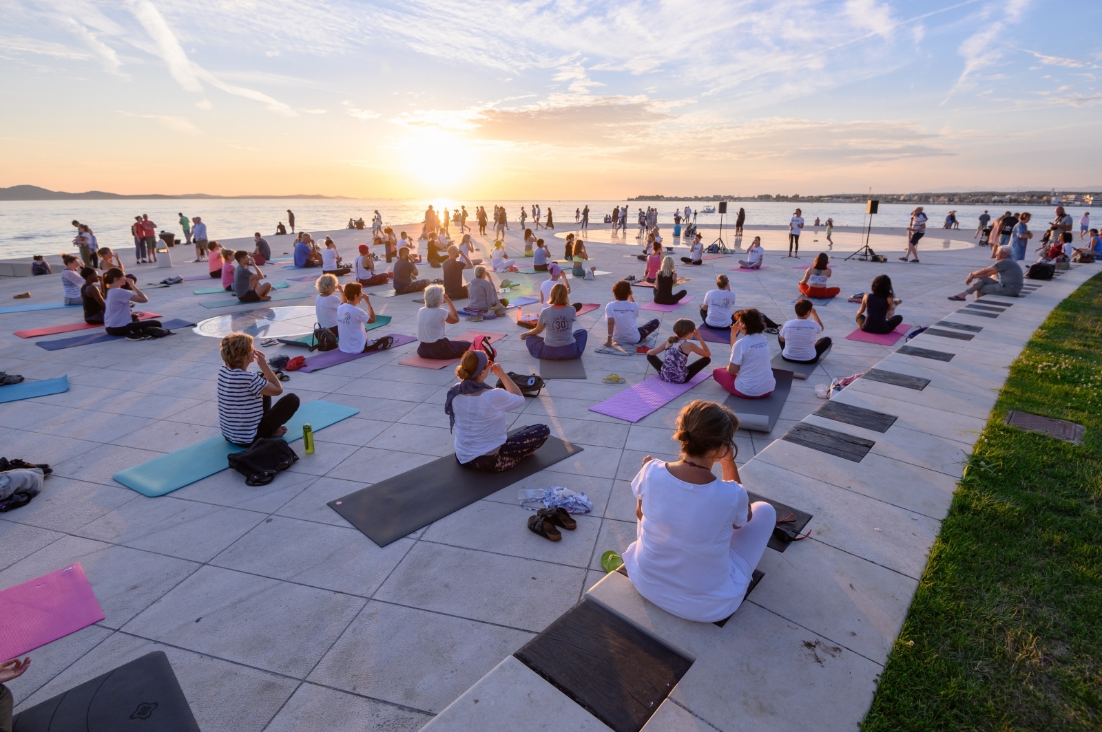 Međunarodni dan joge na Pozdrav suncu