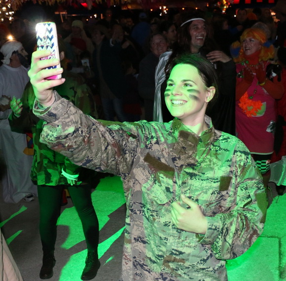 Virski karneval & maškare: Plesna maškarana fešta uz Jasmina Stavrosa