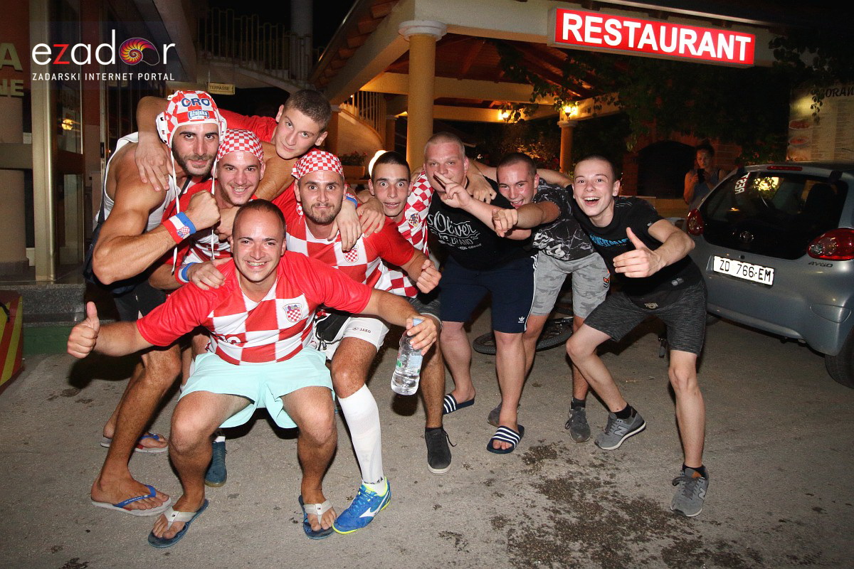 Bibinje: Navijanje za Vatrene i fešta nakon pobjede nad Rusijom