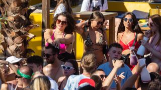 Dnevni party u klubu Papaya na plaži Zrće