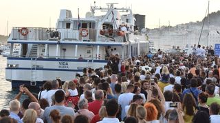 Split dostojanstveno na posljednju plovidbu ispratio legendu Olivera Dragojevića