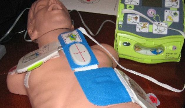 Defibrilator (Foto:www.hck.hr)