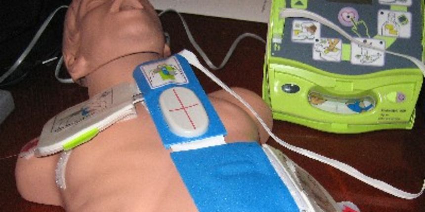 Defibrilator (Foto:www.hck.hr)