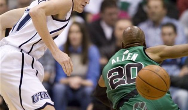 Kirilienko i Allen (Foto: sports.espn.go.com)