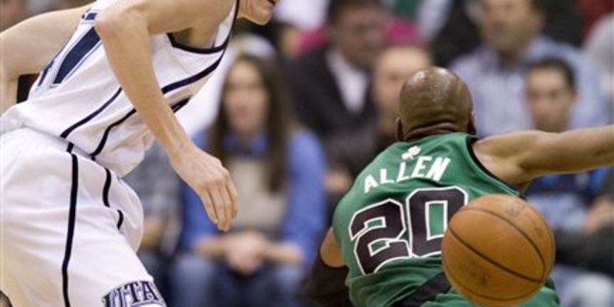 Kirilienko i Allen (Foto: sports.espn.go.com)
