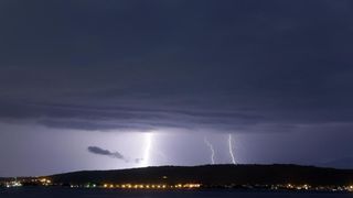 Zadarsko područje tijekom noći pogodilo je jako grmljavinsko nevrijeme, koje jse kasnije nastavilo obilno kišom u jutarnjim satima. Photo: Borna Filić/PIXSELL Zadarsko područje tijekom noći pogodilo je jako grmljavinsko nevrijeme, koje jse kasnije nastavilo obilno kišom u jutarnjim satima. Photo: Borna Filić/PIXSELL