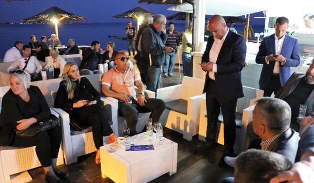 Izborna večer u Viru, u kafiću Na Mulu pila se kava