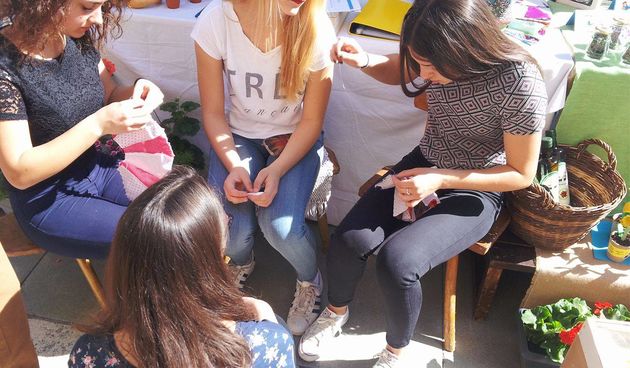 smotra učeničkih zadruga na Narodnom trgu; kreativnost na djelu; suveniri