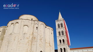 Izložba vojne opreme, oružja i vozila na zadarskoj rivi i spuštanje 25-metarske zastave s kampanela sv. Stošije