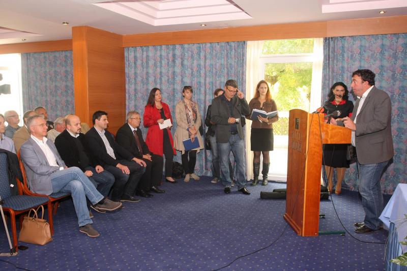 U hotelu Kolovare održana je izborna konvencija Županijske organizacije SDP-a. Na njoj su prisustvovali i ministar zdravstva Rajko Ostojić, ministar poduzetništva i obrta Gordan Maras te predsjednik zagrebačkog SDP-a Davor Bernardić. Photo: Dino Stanin/P U hotelu Kolovare održana je izborna konvencija Županijske organizacije SDP-a. Na njoj su prisustvovali i ministar zdravstva Rajko Ostojić, ministar poduzetništva i obrta Gordan Maras te predsjednik zagrebačkog SDP-a Davor Bernardić. Photo: Dino Stanin/P