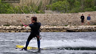 Kiteri guštali u refulima ninske bure Kiteri guštali u refulima ninske bure