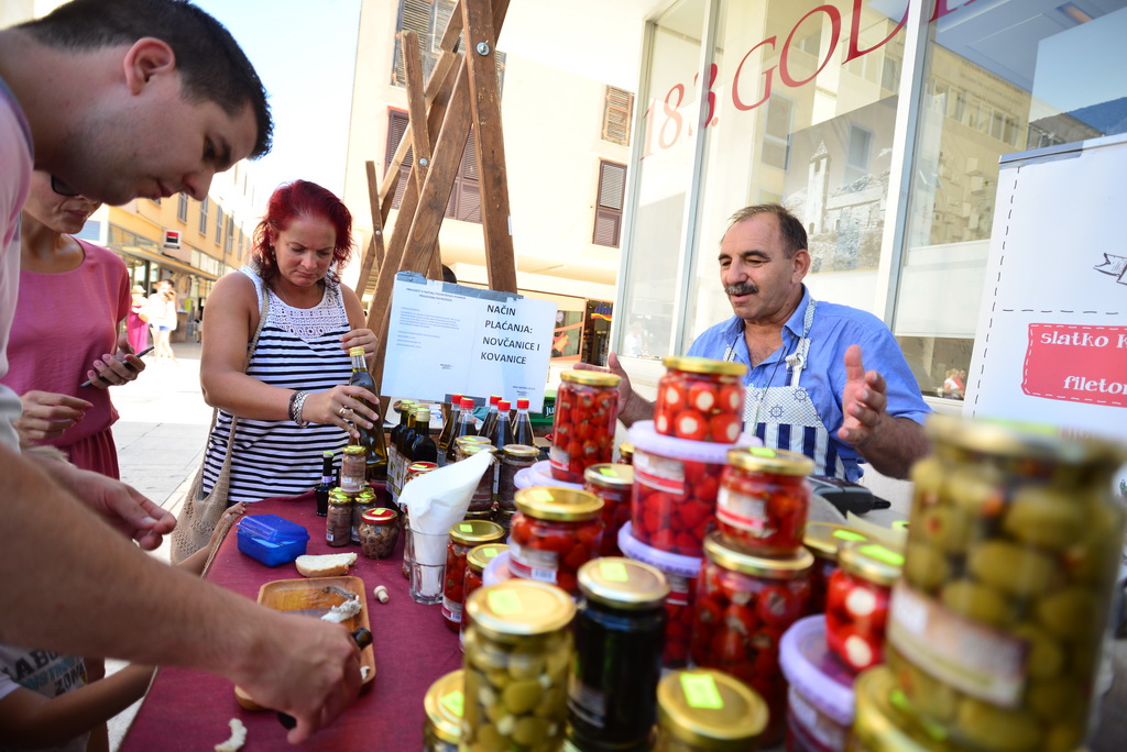 Sajam proizvodi hrvatskog sela na zadarskom Forumu