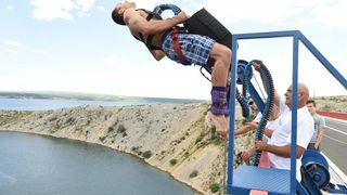 Mario Možnik otvorio bungee jumping sezonu na Masleničkom mostu, Photo: Hrvoje Jelavic/PIXSELL