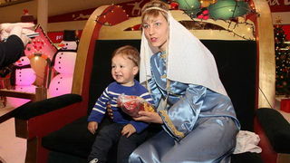 Sv. Luce razveselila mališane u Supernova centru, Foto: Iva Perinčić Sv. Luce razveselila mališane u Supernova centru, Foto: Iva Perinčić