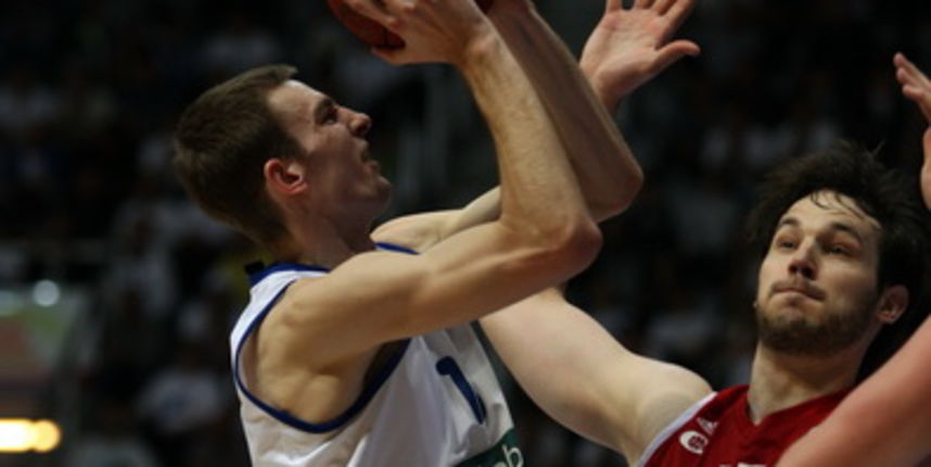 Zagreb, 180513.
Dvorana Kresimira Cosica. Kosarkaska utakmica polufinala doigravanja za prvaka Hrvatske (1 utakmica) izmedju KK Zadar i KK Cedevita.
Na fotografiji: igrac Zadra Ante Delas.
Foto: Jure Miskovic / CROPIX Zagreb, 180513.
Dvorana Kresimira Cosica. Kosarkaska utakmica polufinala doigravanja za prvaka Hrvatske (1 utakmica) izmedju KK Zadar i KK Cedevita.
Na fotografiji: igrac Zadra Ante Delas.
Foto: Jure Miskovic / CROPIX