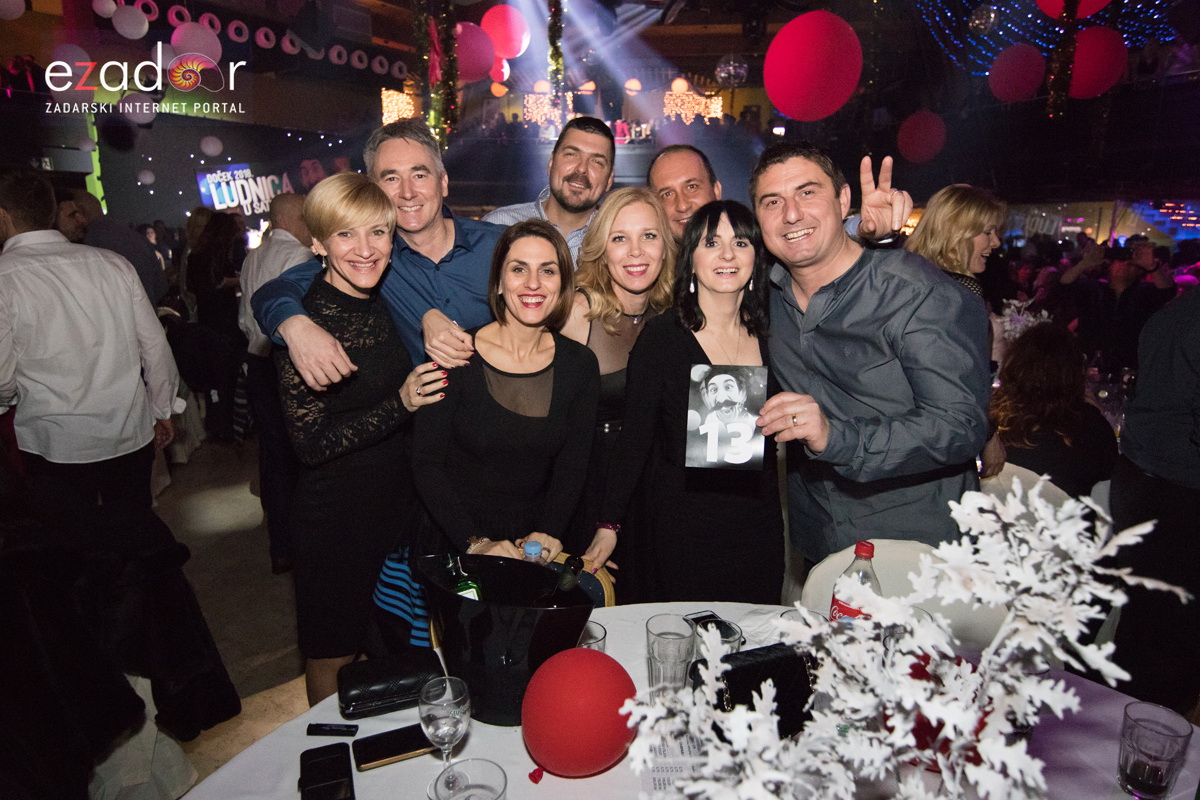 Ludnica u Saturnusu: Najbolji doček u svemiru i šire Ludnica u Saturnusu: Najbolji doček u svemiru i šire