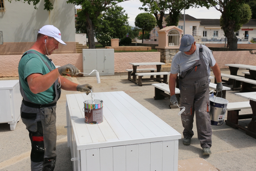 Vir: Radovi na postavljanju javne rasvjete i asfaltiranju prometnica Vir: Radovi na postavljanju javne rasvjete i asfaltiranju prometnica