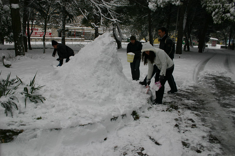 Izrada najvećeg snijegovića u gradu, foto: Ivan Matić