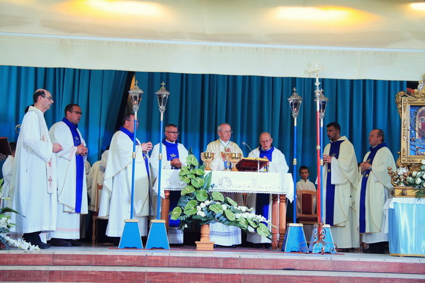 Proslava blagdana Velike Gospe: središnja večernja misa i procesija ulicama Belafuže Proslava blagdana Velike Gospe: središnja večernja misa i procesija ulicama Belafuže