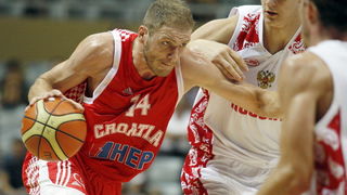 Zadar, 220810
Dvorana Kresimira Cosica.
Trece kolo Svjetskog kupa, kosarkaska utakmica izmedju reprezentacija Hrvatska i Rusija.
Na slici: Igrac Hrvatske Luka Zoric.
Foto: Jure Miskovic / CROPIX Zadar, 220810
Dvorana Kresimira Cosica.
Trece kolo Svjetskog kupa, kosarkaska utakmica izmedju reprezentacija Hrvatska i Rusija.
Na slici: Igrac Hrvatske Luka Zoric.
Foto: Jure Miskovic / CROPIX