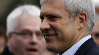 Gracac, 251110.
Danas popodne predsjednik Srbije Boris Tadic i predsjenik Hrvatske Ivo Josipovic posjetili su Gracac i sajam tradicijskih proizvoda i obrta pod nazivom Jesen u Gracacu.
Foto: Jure Miskovic / CROPIX Gracac, 251110.
Danas popodne predsjednik Srbije Boris Tadic i predsjenik Hrvatske Ivo Josipovic posjetili su Gracac i sajam tradicijskih proizvoda i obrta pod nazivom Jesen u Gracacu.
Foto: Jure Miskovic / CROPIX