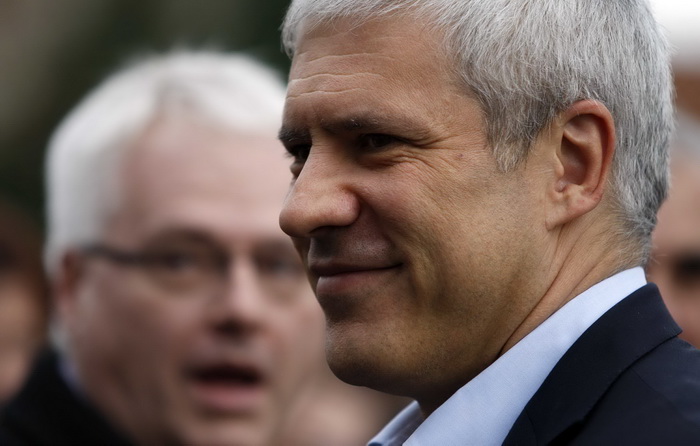 Gracac, 251110.
Danas popodne predsjednik Srbije Boris Tadic i predsjenik Hrvatske Ivo Josipovic posjetili su Gracac i sajam tradicijskih proizvoda i obrta pod nazivom Jesen u Gracacu.
Foto: Jure Miskovic / CROPIX Gracac, 251110.
Danas popodne predsjednik Srbije Boris Tadic i predsjenik Hrvatske Ivo Josipovic posjetili su Gracac i sajam tradicijskih proizvoda i obrta pod nazivom Jesen u Gracacu.
Foto: Jure Miskovic / CROPIX