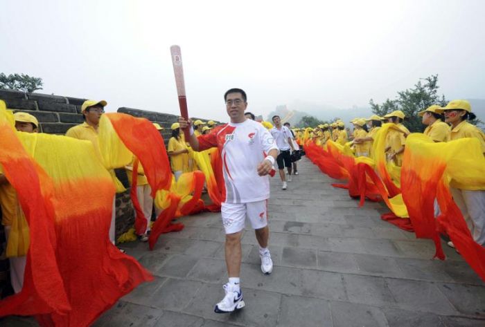 Olimpijska baklja na kineskom zidu