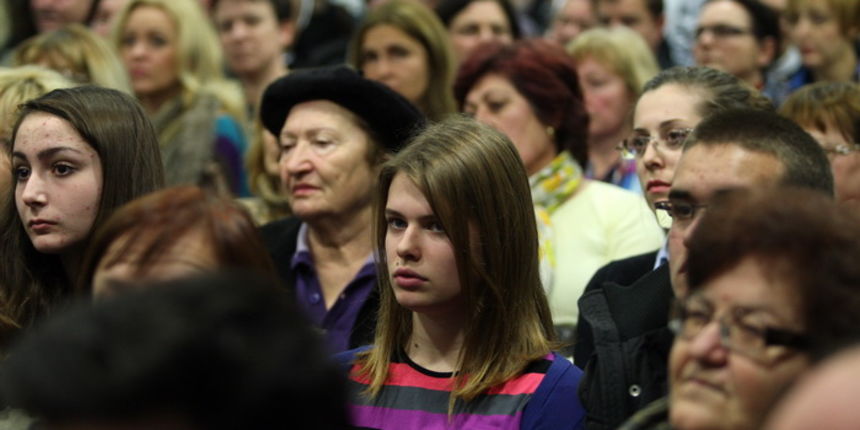 Zadar, 020213.
Samostan Skolskih sestara franjevki u Arbanasima.
Nakon Zagreba, kontroverzna znanstvenica Judith Reisman predavanje na temu spolnog odgoja veceras je odrzala i u Zadru.
Na fotografiji: detalj sa predavanja.
Foto: Jure Miskovic / CROPIX Zadar, 020213.
Samostan Skolskih sestara franjevki u Arbanasima.
Nakon Zagreba, kontroverzna znanstvenica Judith Reisman predavanje na temu spolnog odgoja veceras je odrzala i u Zadru.
Na fotografiji: detalj sa predavanja.
Foto: Jure Miskovic / CROPIX