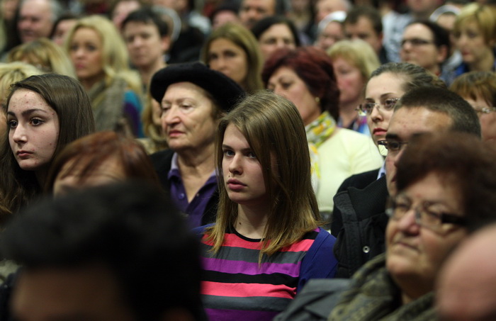 Zadar, 020213.
Samostan Skolskih sestara franjevki u Arbanasima.
Nakon Zagreba, kontroverzna znanstvenica Judith Reisman predavanje na temu spolnog odgoja veceras je odrzala i u Zadru.
Na fotografiji: detalj sa predavanja.
Foto: Jure Miskovic / CROPIX Zadar, 020213.
Samostan Skolskih sestara franjevki u Arbanasima.
Nakon Zagreba, kontroverzna znanstvenica Judith Reisman predavanje na temu spolnog odgoja veceras je odrzala i u Zadru.
Na fotografiji: detalj sa predavanja.
Foto: Jure Miskovic / CROPIX