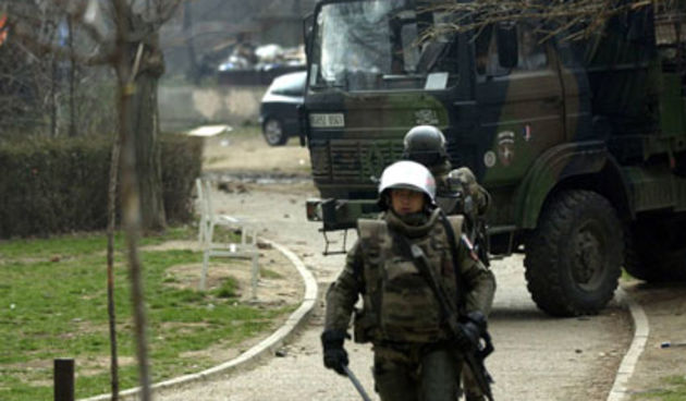 Mitrovica-neredi-vojska (foto: Beta)