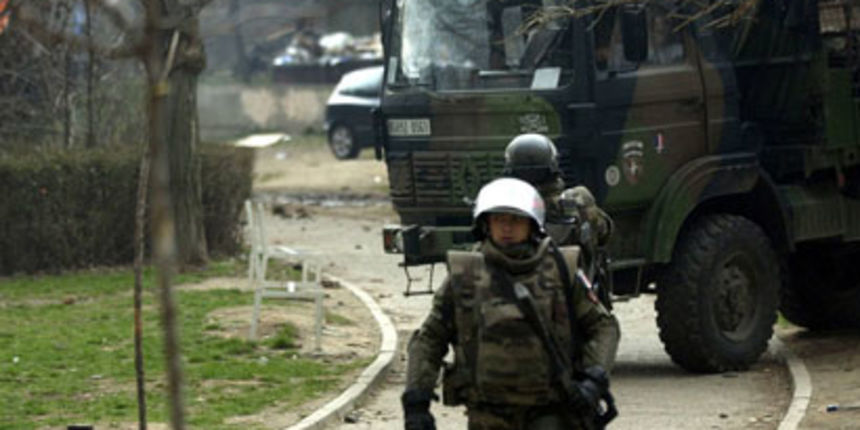 Mitrovica-neredi-vojska (foto: Beta)